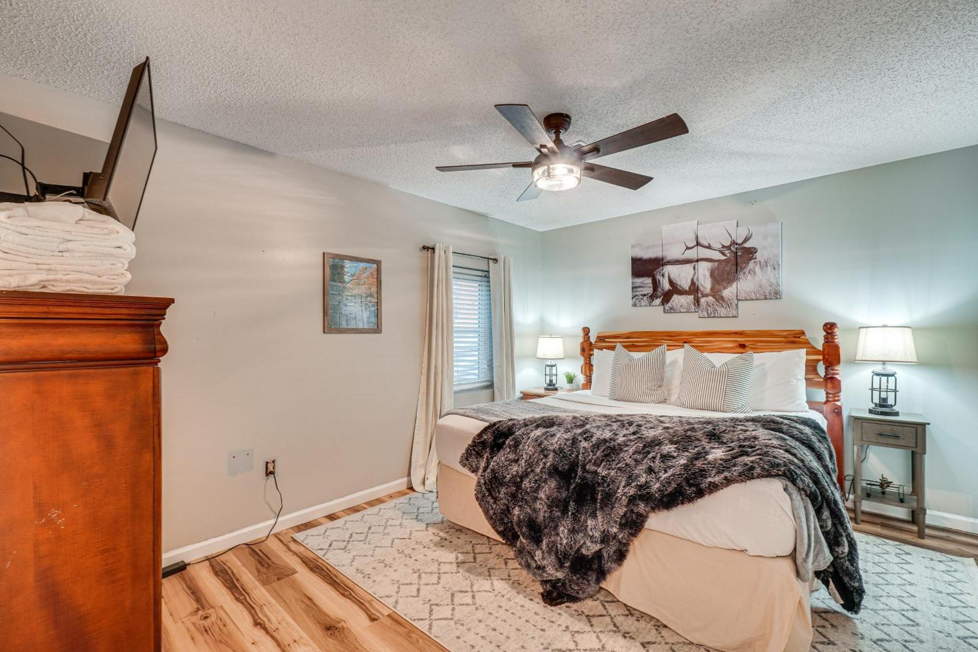 Downtown Gatlinburg Condo With Mountain-View Balcony Exterior photo
