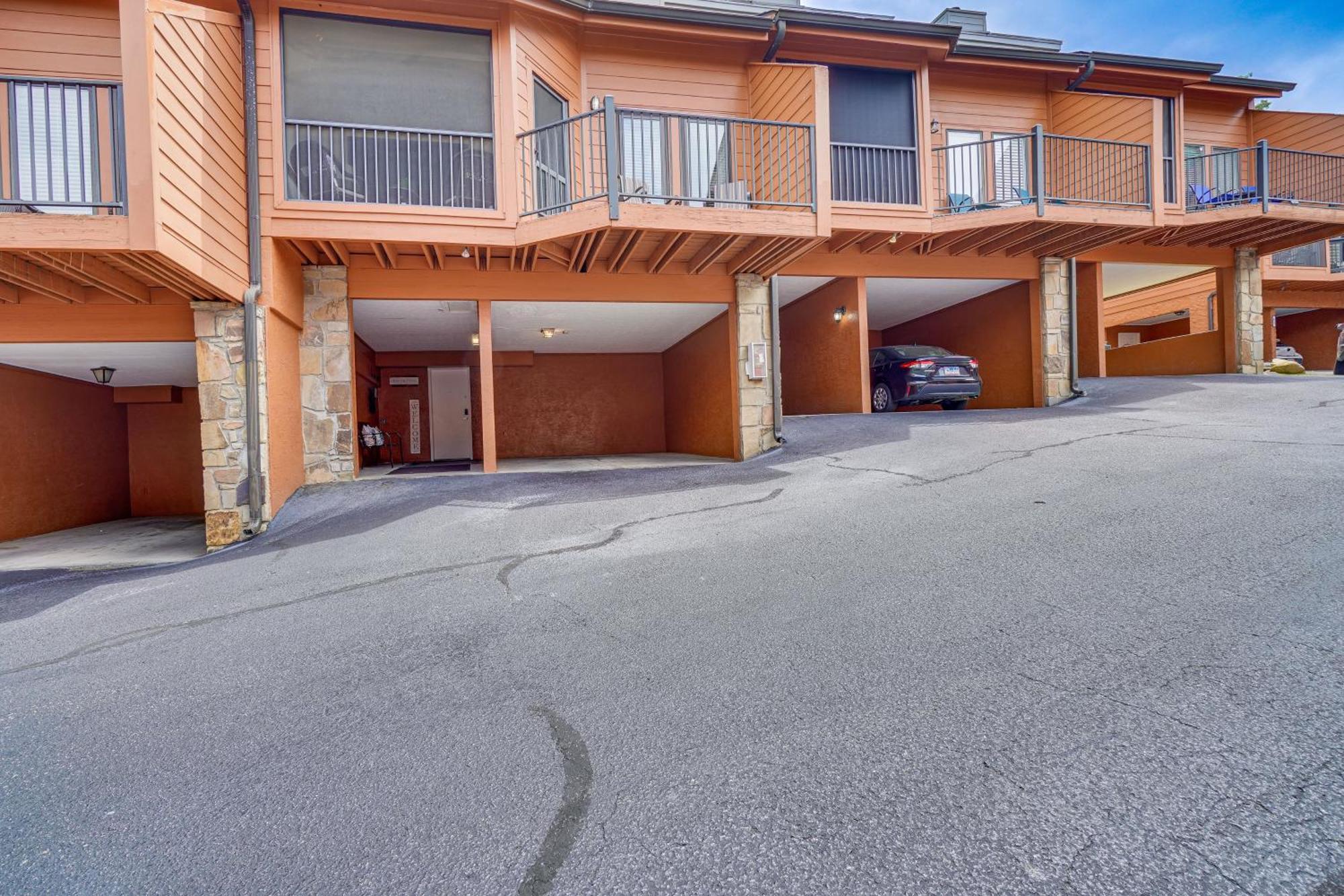 Downtown Gatlinburg Condo With Mountain-View Balcony Exterior photo